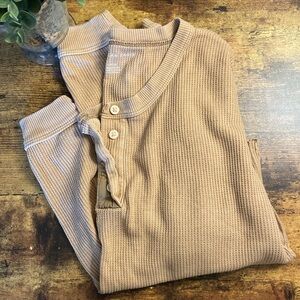 American Eagle Long-Sleeve Crop